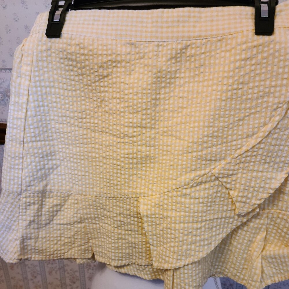 SIM & SAM YELLOW/WHITE GINGHAM RUFFLED SEER SUCKER TULIP MINI SKIRT- SIZE MEDIUM